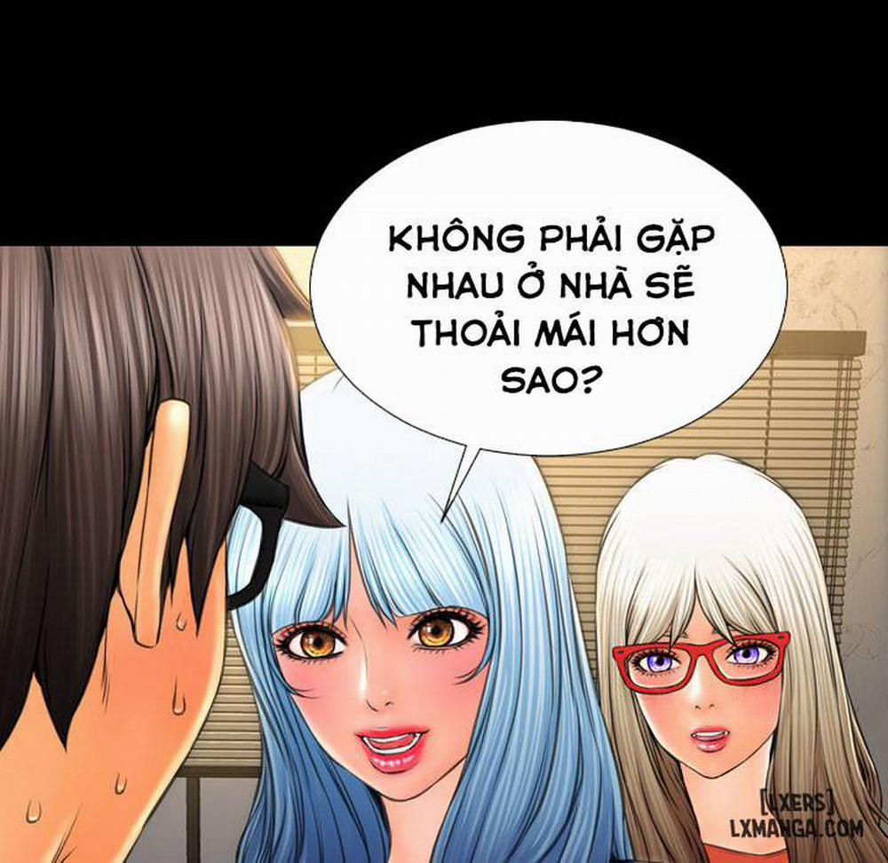 Cửa Hàng Đồ Chơi Người Lớn 48 trang 142